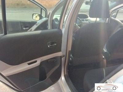 Toyota Yaris 1.3 3 porte M-MT Sol (9)