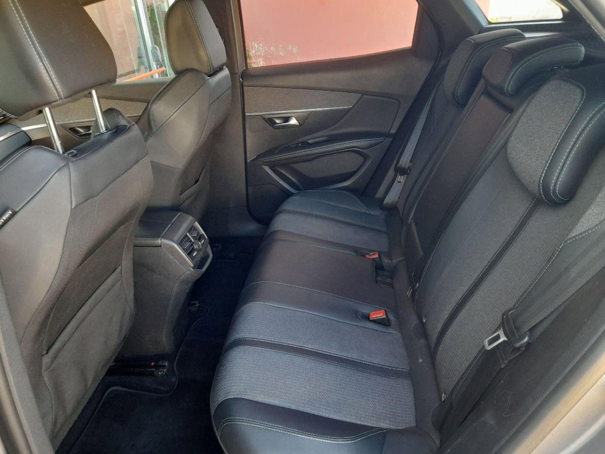 Peugeot 3008 BlueHDi 130 S&S EAT8 Allure Pack (14)