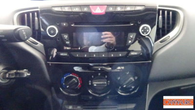 Lancia Ypsilon 0.9 TwinAir 85 CV 5 porte S&S Silver (9)
