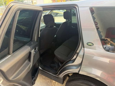 Land Rover Freelander 2.2 TD4 S.W. S (4)
