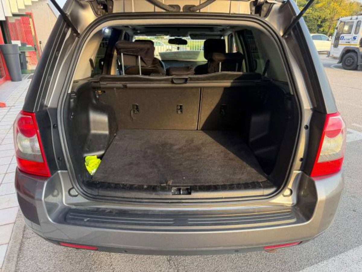 Land Rover Freelander 2.2 TD4 S.W. S (6)