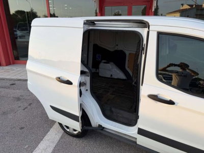 Ford Transit Courier 1.5 TDCi 100CV  Entry (10)