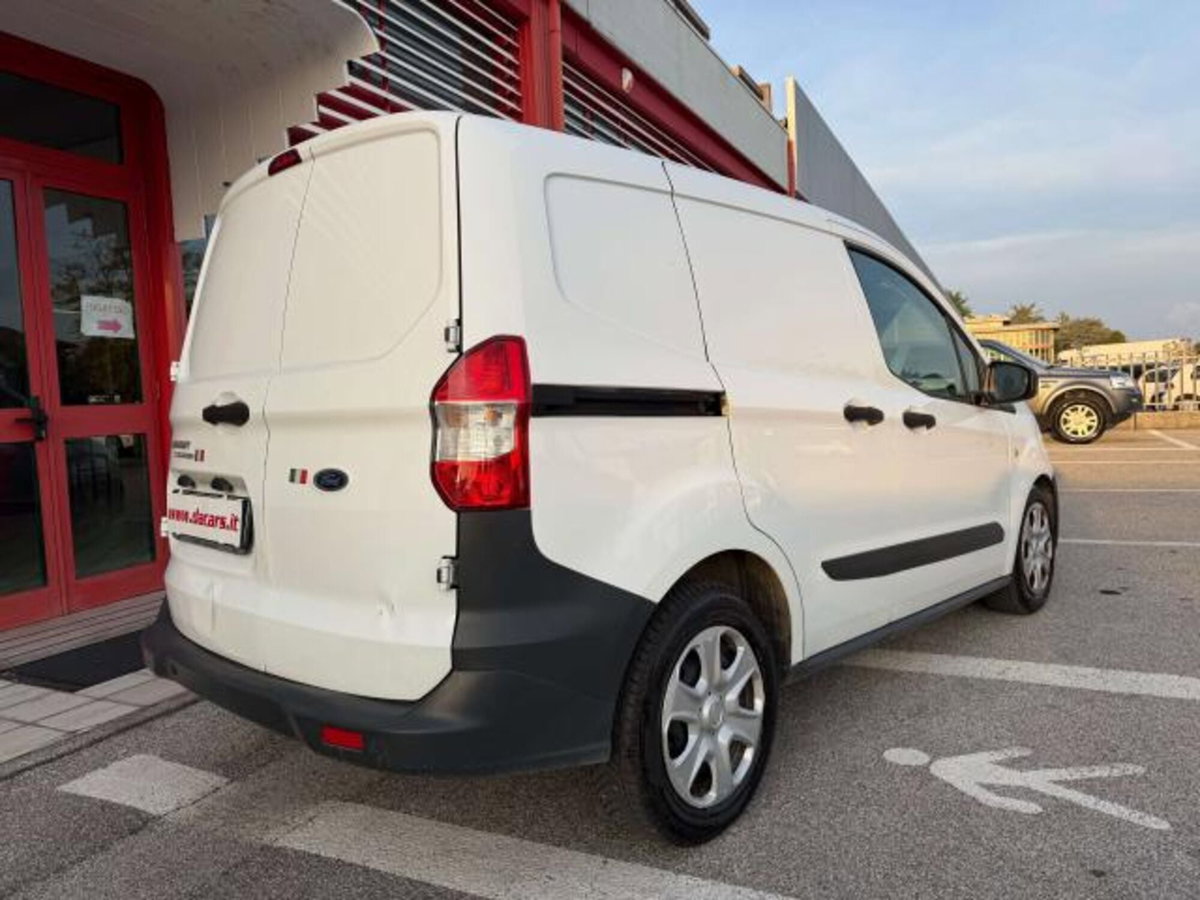 Ford Transit Courier 1.5 TDCi 100CV  Entry (11)