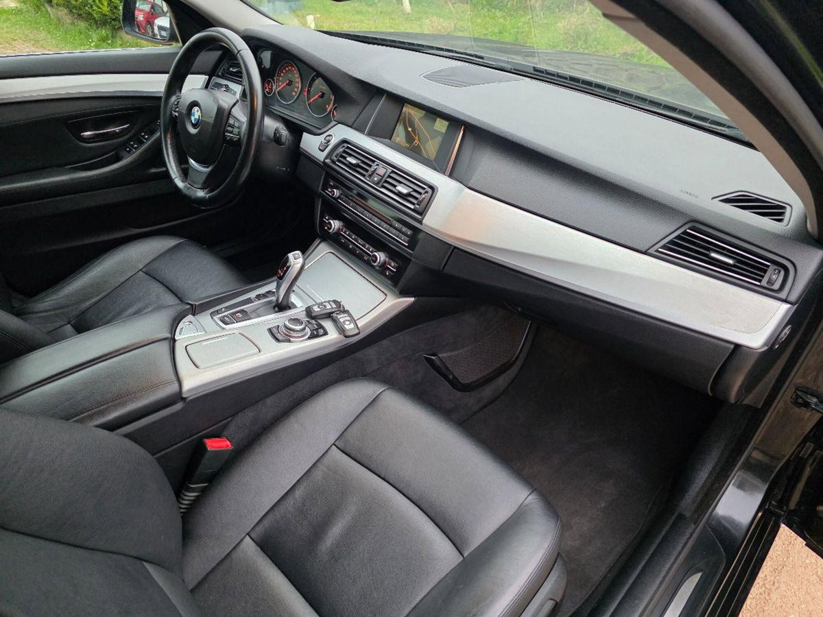 BMW Serie 5 Touring 520d  Msport (18)