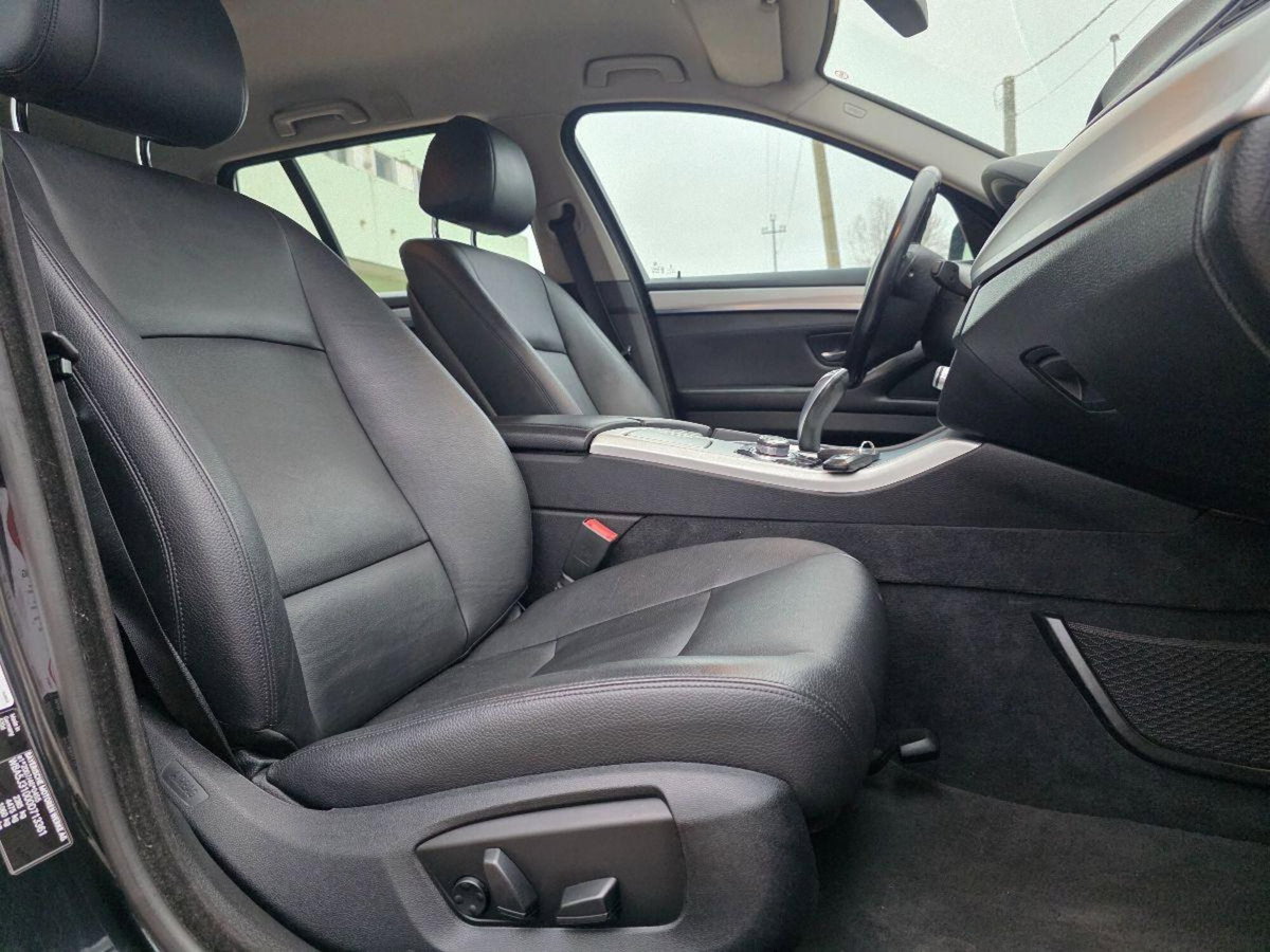 BMW Serie 5 Touring 520d  Msport (19)