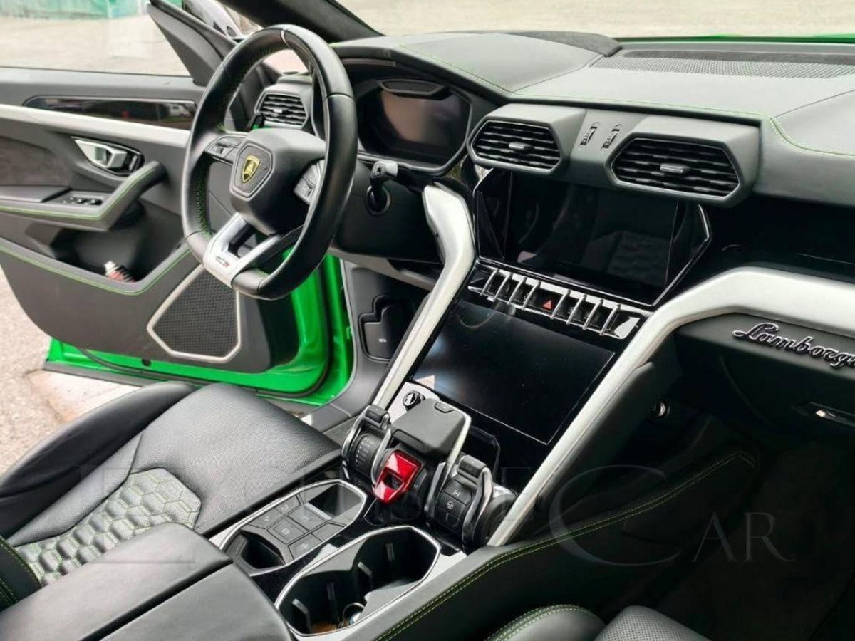 Lamborghini Urus 4.0 (16)