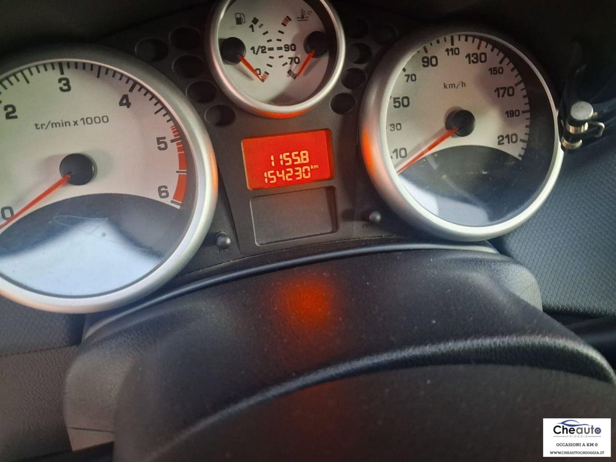 Peugeot 207 HDi 70CV FAP 3p. X Line (7)