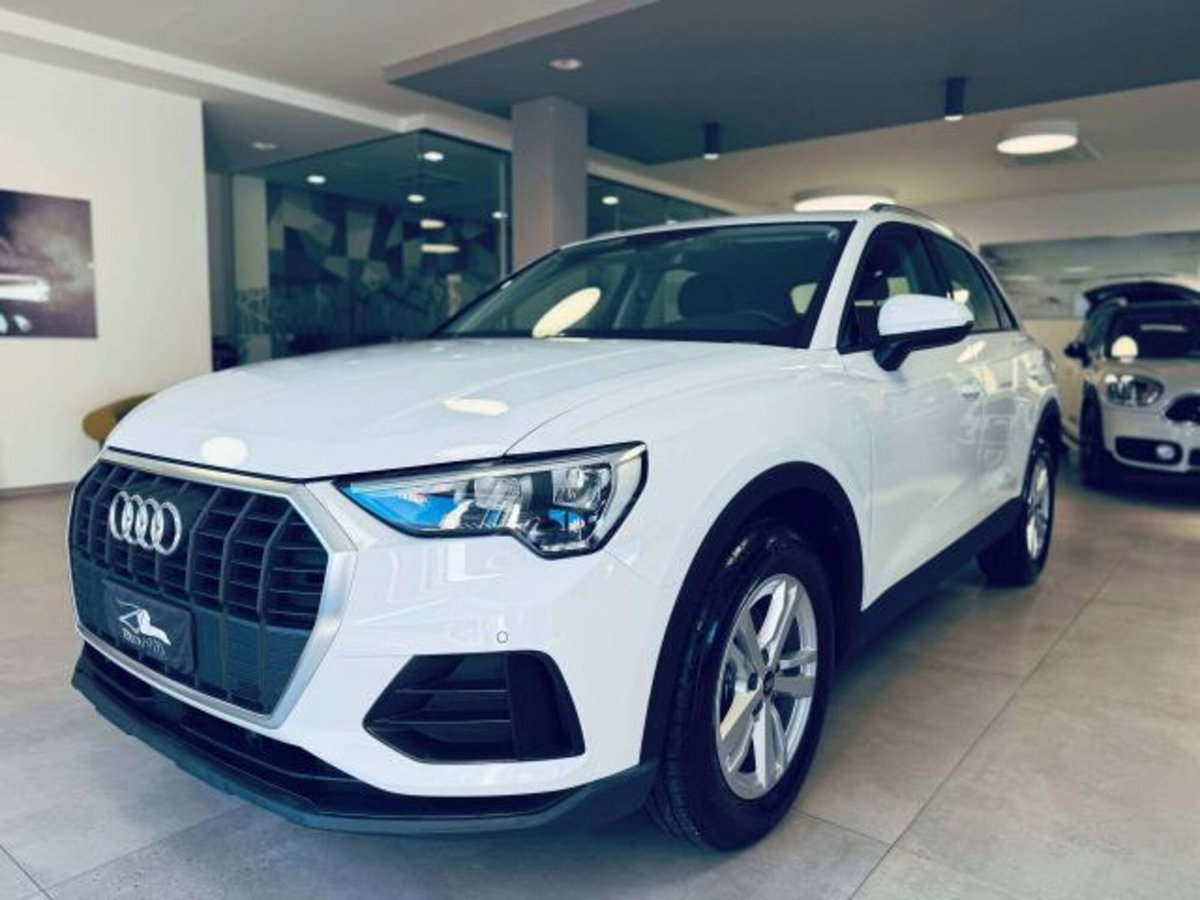 Audi Q3 35 2.0 tdi s-tronic