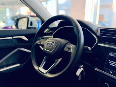 Audi Q3 35 2.0 tdi s-tronic (11)