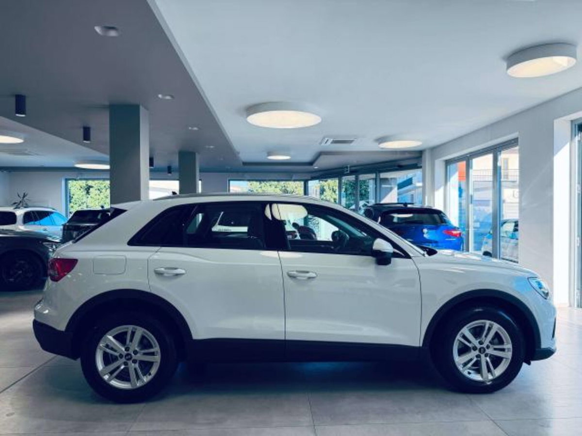 Audi Q3 35 2.0 tdi s-tronic (3)