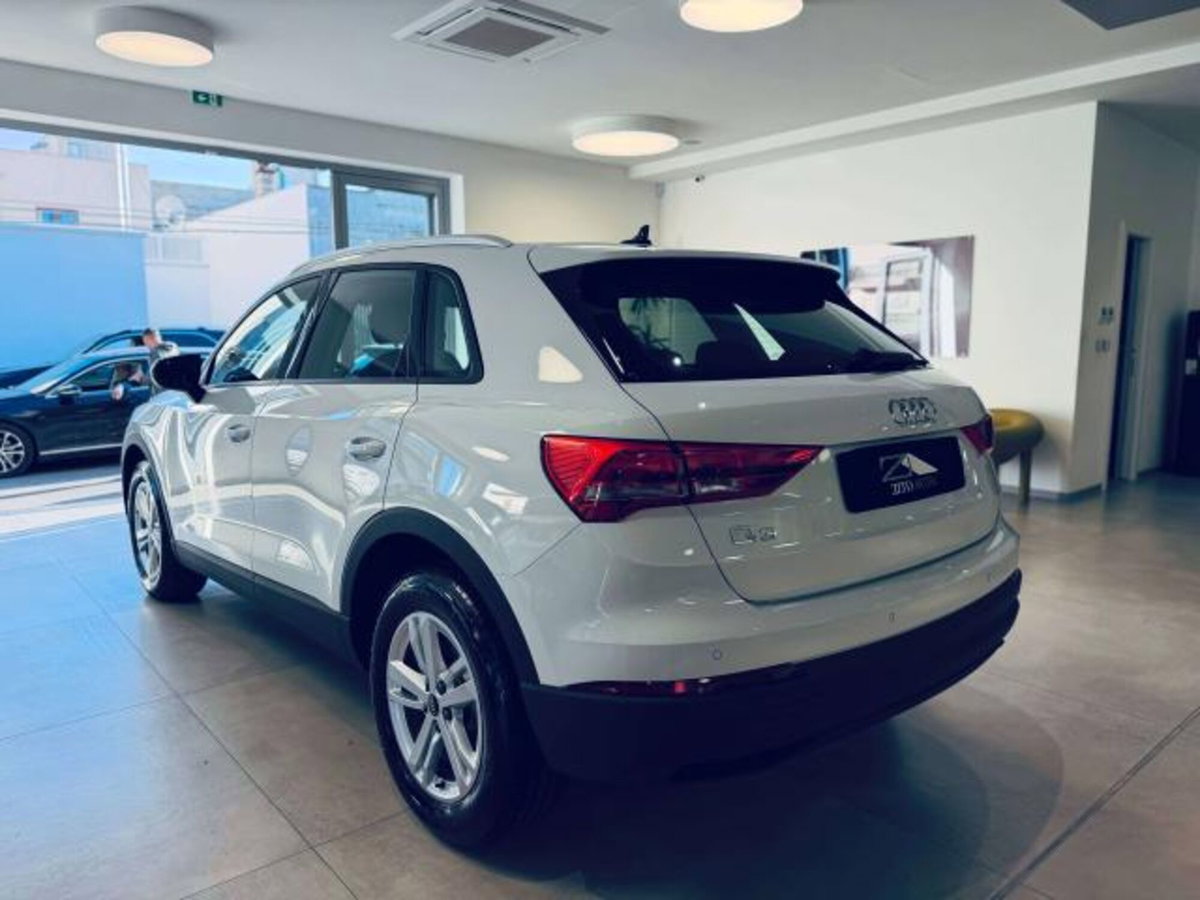 Audi Q3 35 2.0 tdi s-tronic (6)