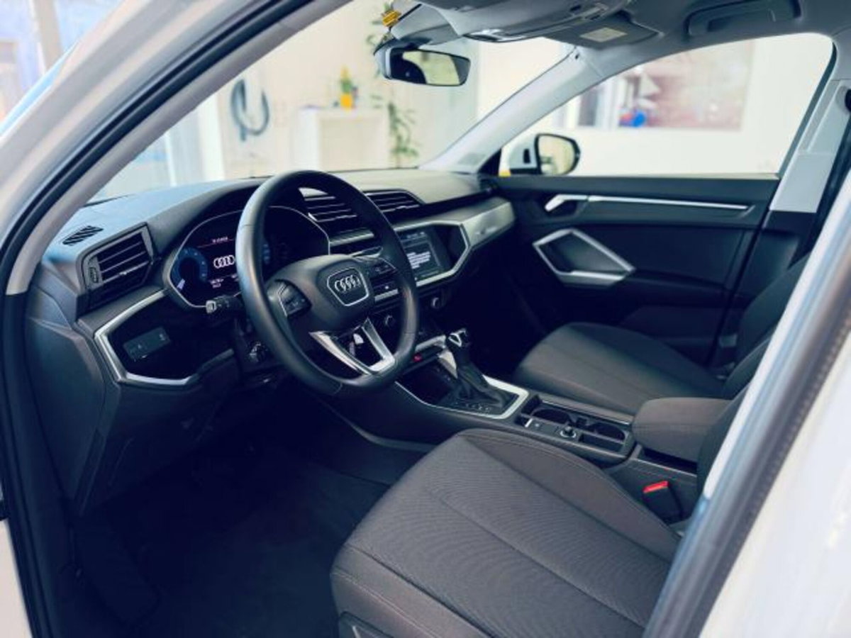 Audi Q3 35 2.0 tdi s-tronic (7)