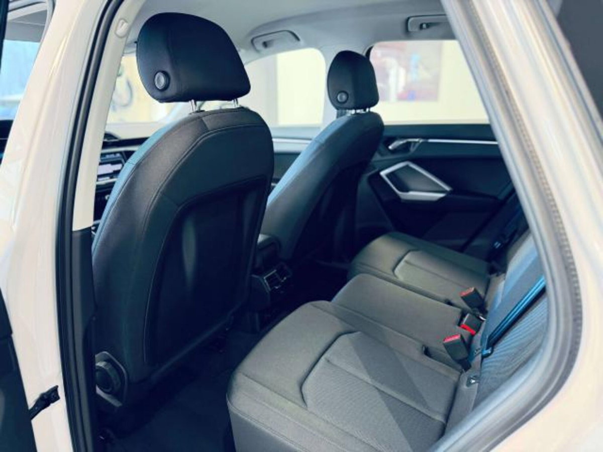 Audi Q3 35 2.0 tdi s-tronic (8)