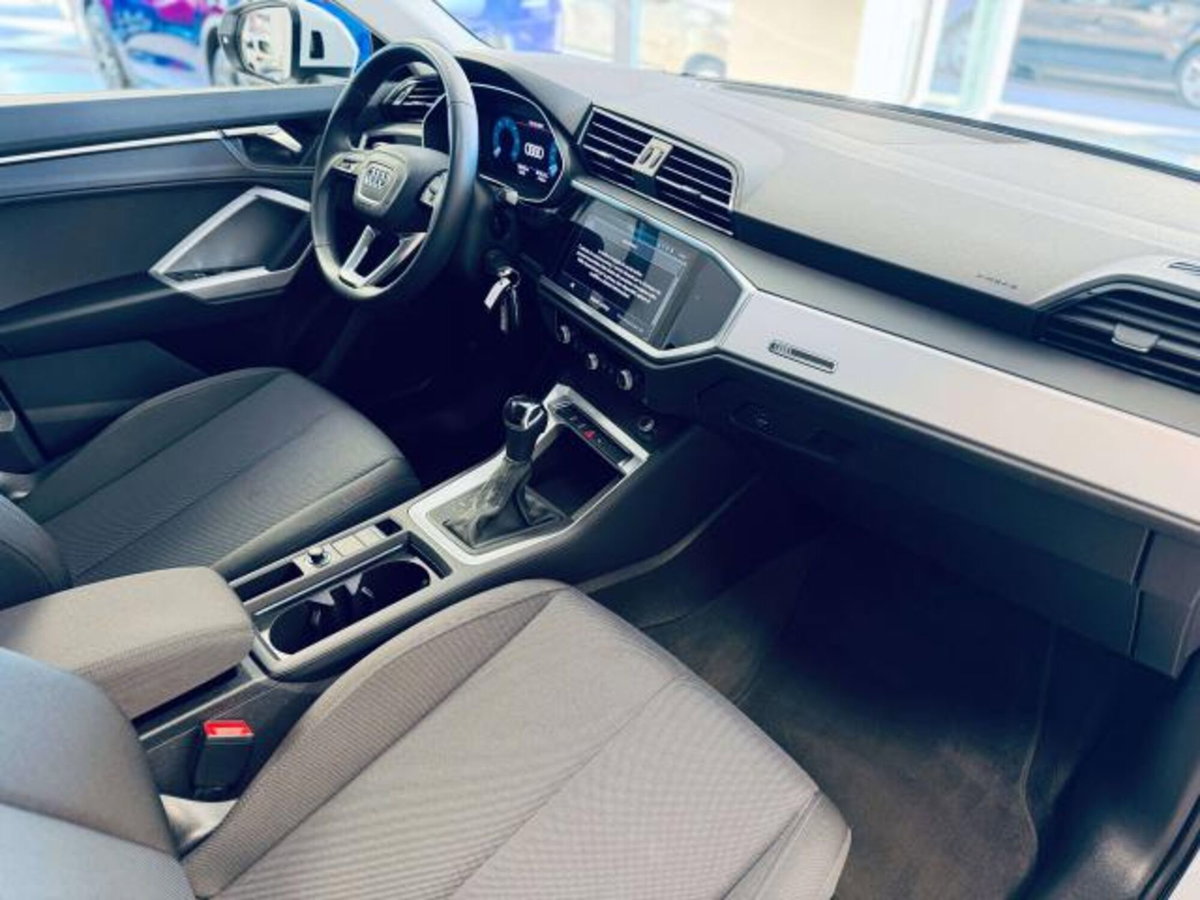 Audi Q3 35 2.0 tdi s-tronic (9)