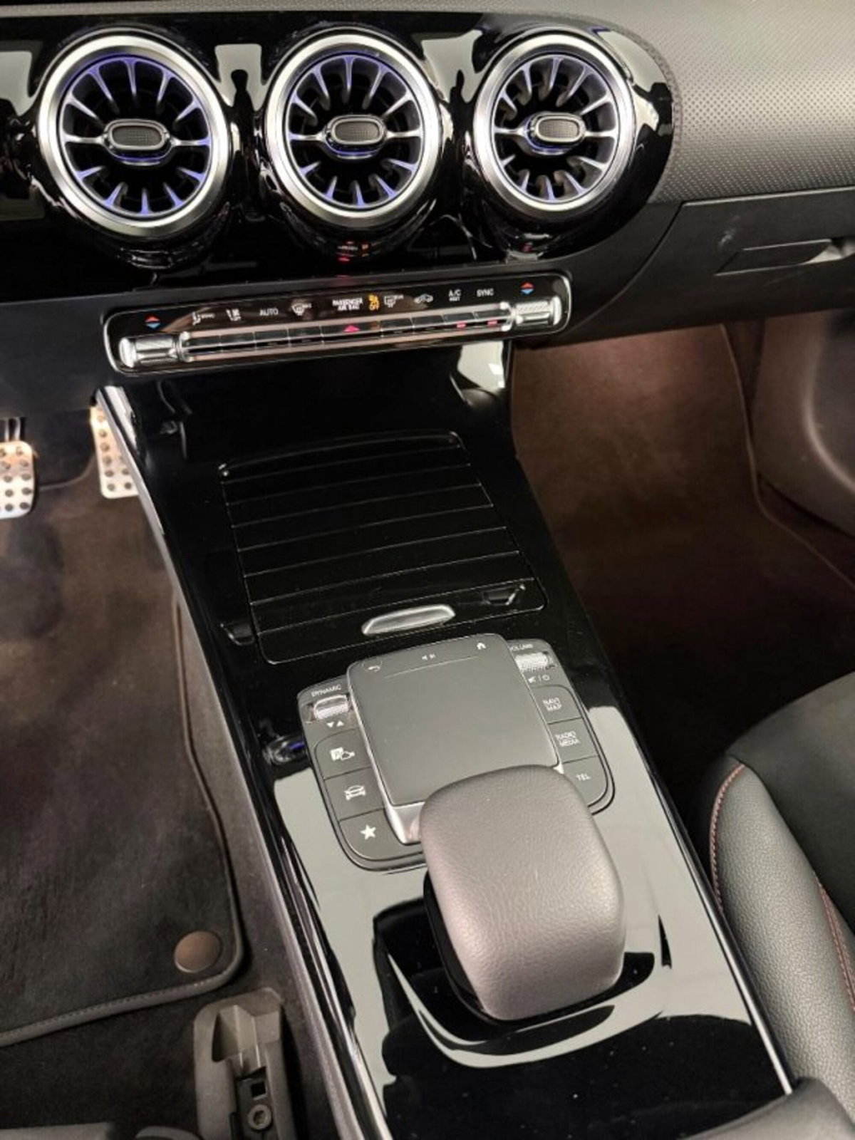 Mercedes-Benz CLA Shooting Brake 200 d AMG Line Premium Plus auto (14)