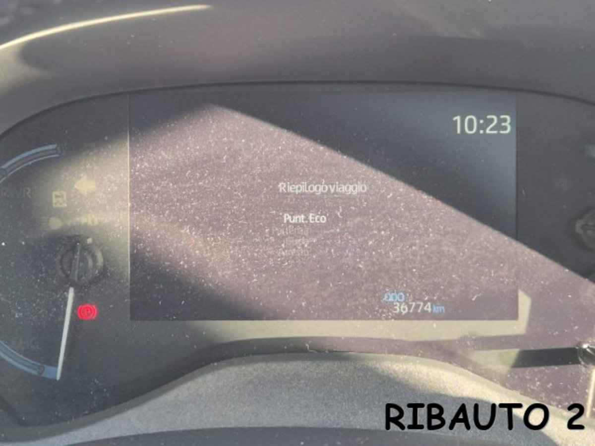 Toyota Yaris Cross 1.5 Hybrid 5p. E-CVT AWD-i Lounge (13)