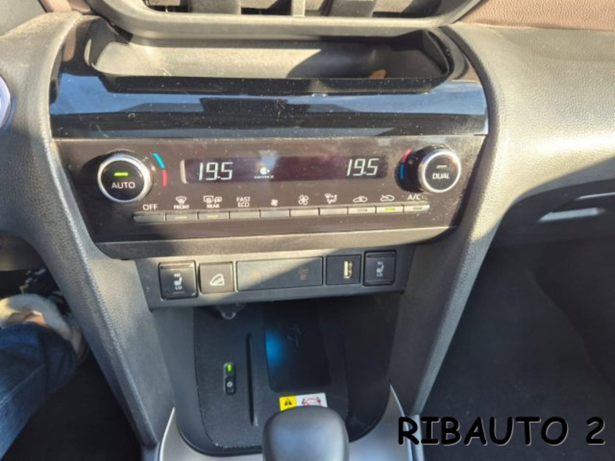 Toyota Yaris Cross 1.5 Hybrid 5p. E-CVT AWD-i Lounge (2)