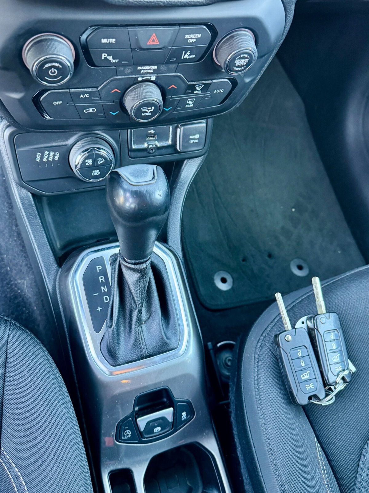 Jeep Renegade 2.0 Mjt 140CV 4WD Active Drive Limited (11)