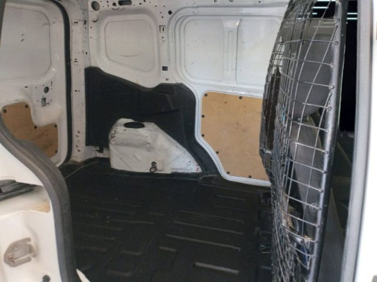 Ford Transit Courier 1.5 TDCi 75CV  Entry (13)