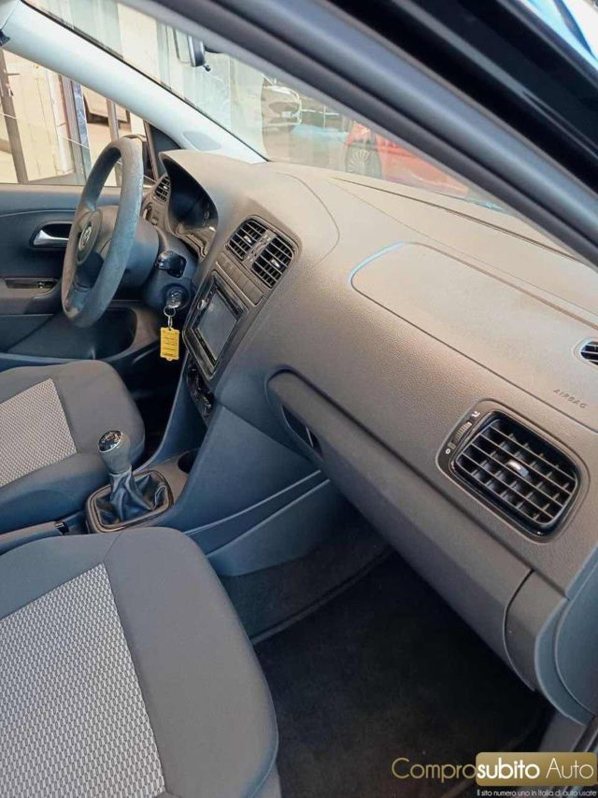 Volkswagen Polo 1.2 5 porte Trendline (13)