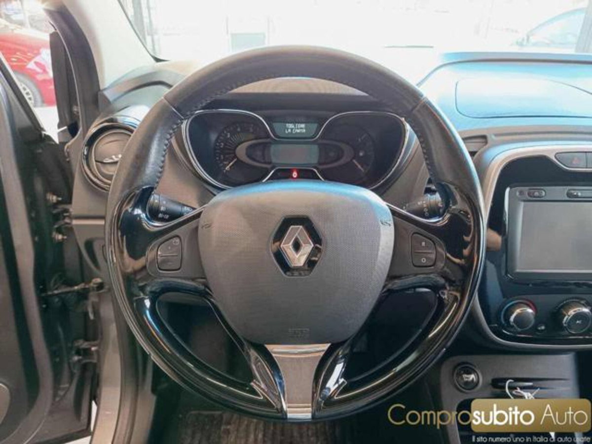 Renault Captur 1.5 dCi 8V 110 CV Start&Stop Iconic (13)