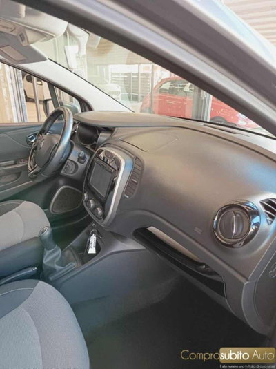 Renault Captur 1.5 dCi 8V 110 CV Start&Stop Iconic (8)