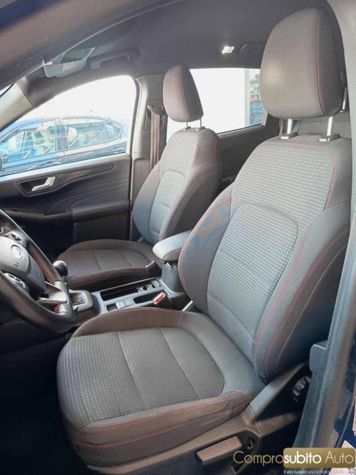 Ford Kuga 1.5 EcoBlue 120 CV 2WD Titanium (10)