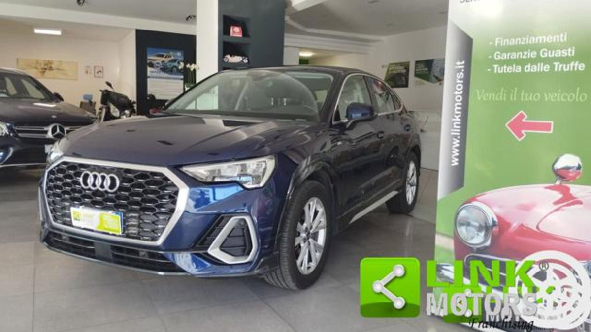 Audi Q3 Sportback 35 2.0 tdi Identity Black s-tronic