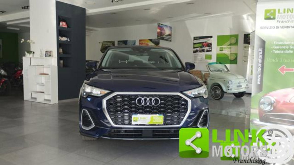Audi Q3 Sportback 35 2.0 tdi Identity Black s-tronic (2)