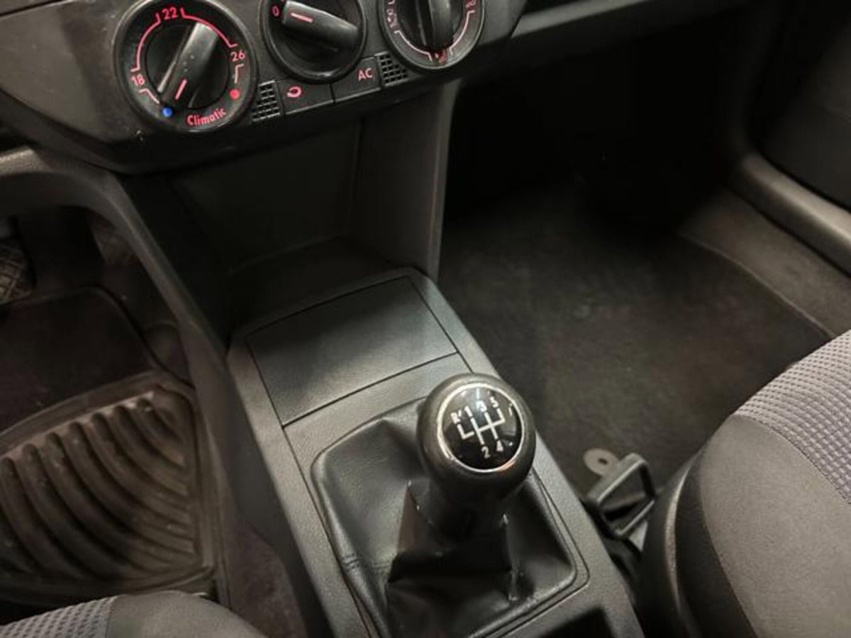 Volkswagen Polo 1.4 16V 5p. Trendline (18)