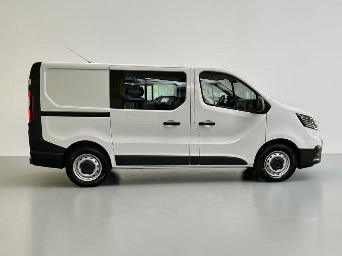 Renault Trafic Furgone van T29 2.0 blue dci 150cv L1H1 d.cab. (5)