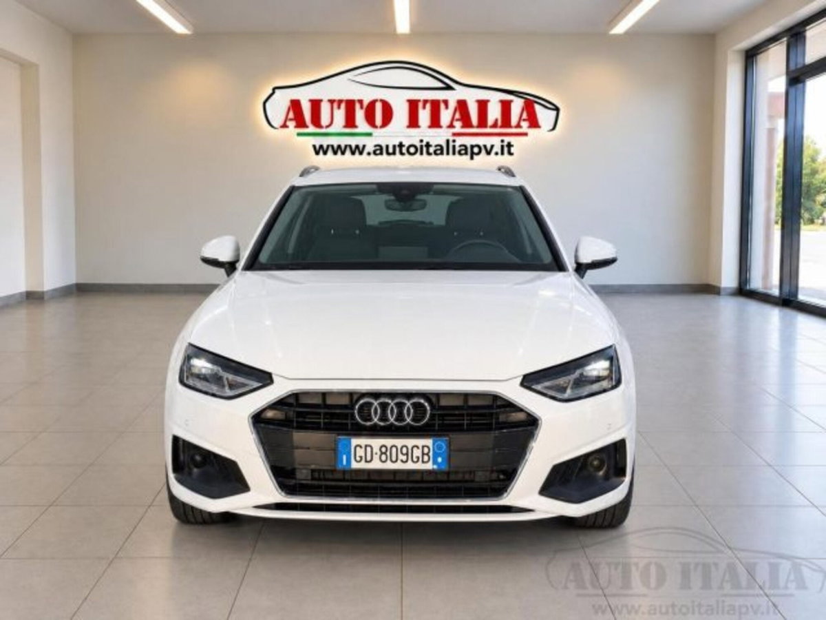 Audi A4 35 TDI/163 CV S tronic Business Advanced (8)