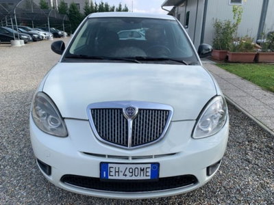 Lancia Ypsilon 1.2 69 CV Platinum (2)