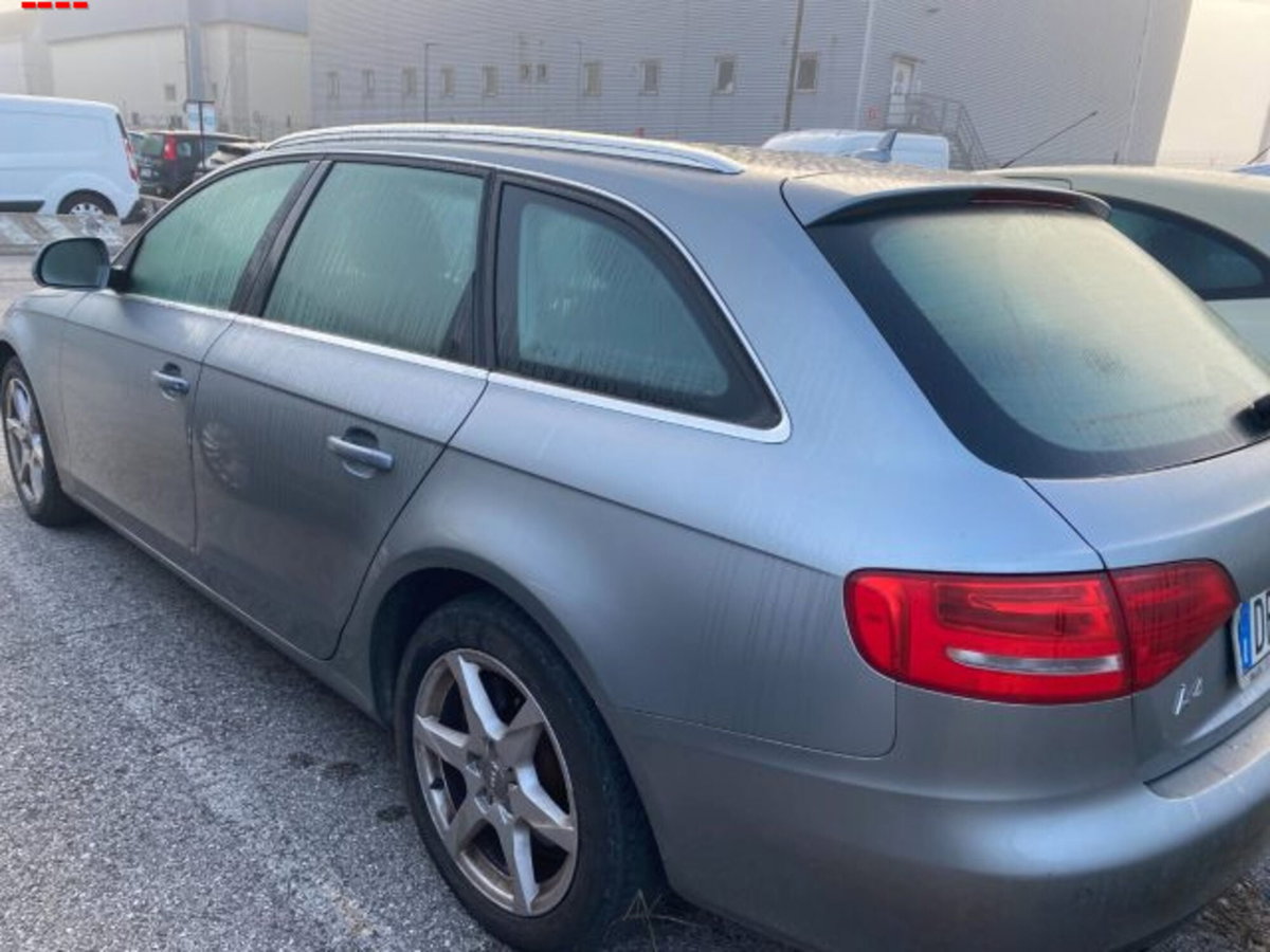 Audi A4 Avant 2.0 TDI 143CV F.AP. (6)