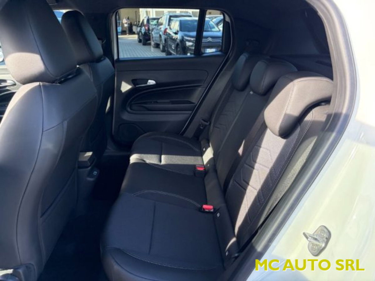 Jeep Avenger 1.2 turbo e-hybrid mhev Summit fwd 110cv edct6 (8)