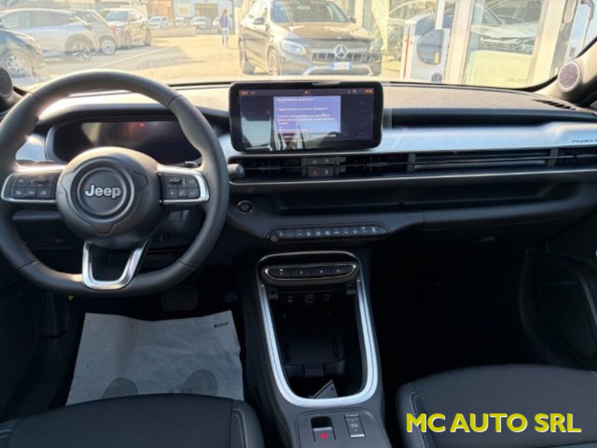 Jeep Avenger 1.2 turbo e-hybrid mhev Summit fwd 110cv edct6 (9)
