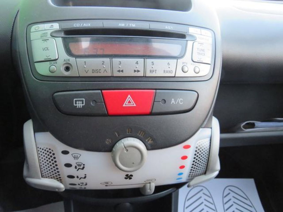 Peugeot 107 68CV 5p. Active (13)