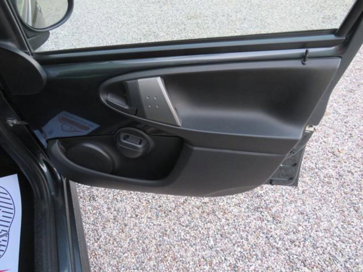 Peugeot 107 68CV 5p. Active (17)
