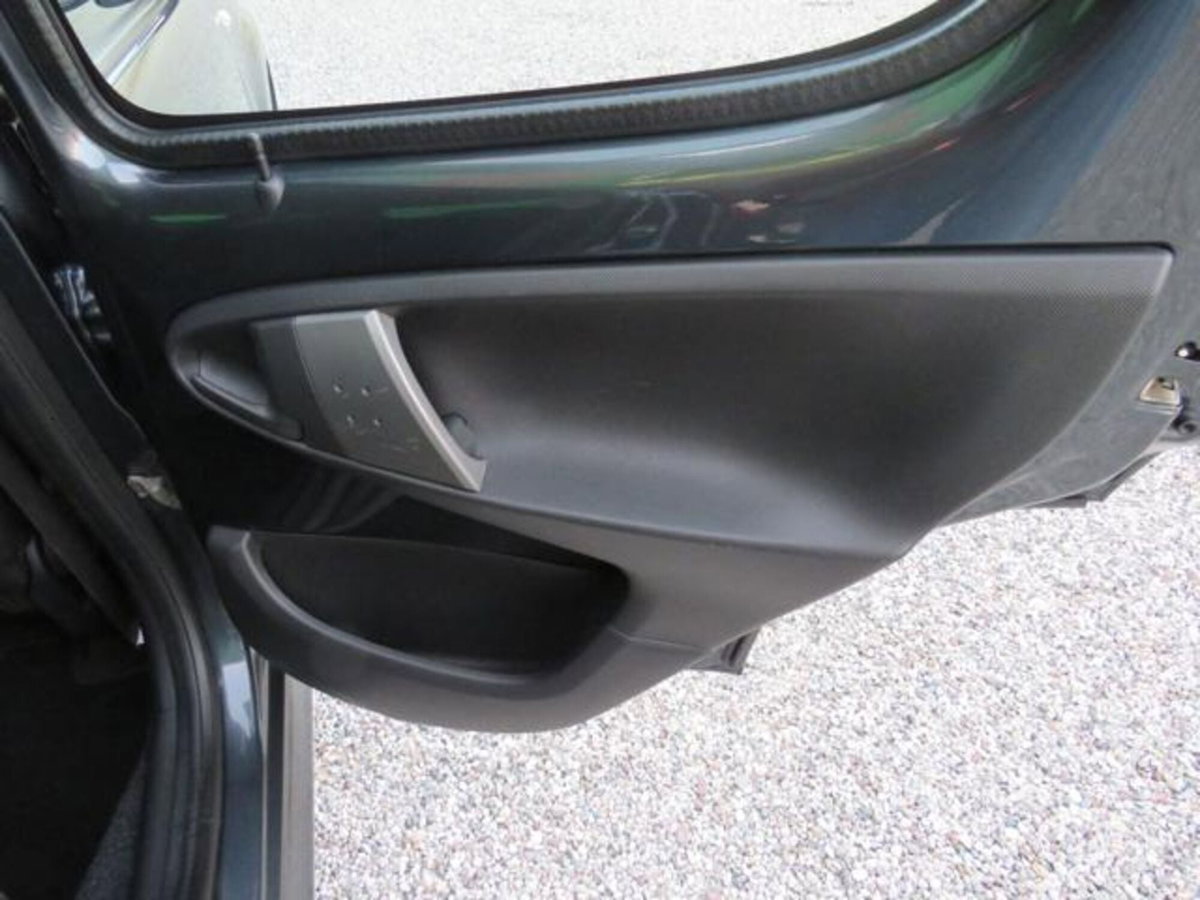 Peugeot 107 68CV 5p. Active (19)