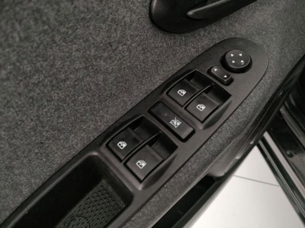 Lancia Ypsilon 1.0 FireFly 5 porte S&S Hybrid Silver Plus (12)