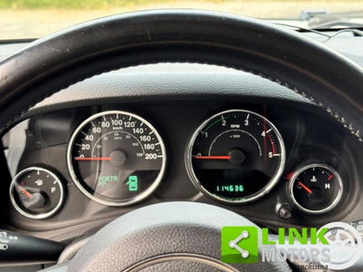Jeep Wrangler 2.8 CRD DPF Sahara Auto (12)