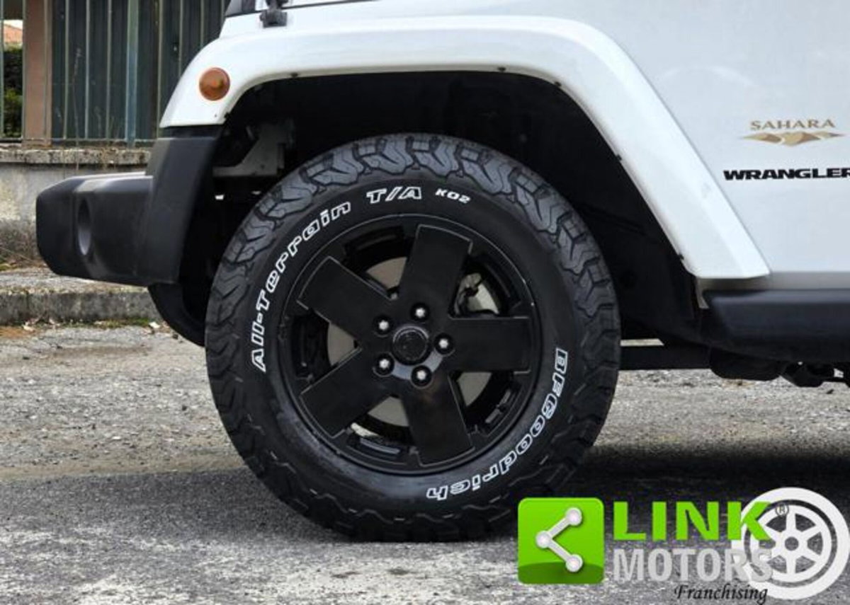 Jeep Wrangler 2.8 CRD DPF Sahara Auto (16)