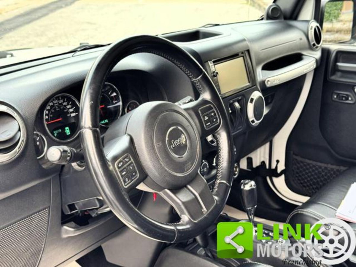 Jeep Wrangler 2.8 CRD DPF Sahara Auto (17)