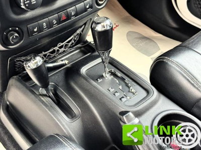 Jeep Wrangler 2.8 CRD DPF Sahara Auto (18)