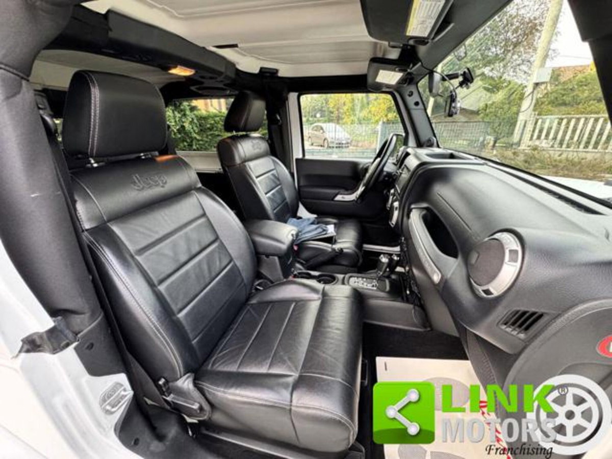 Jeep Wrangler 2.8 CRD DPF Sahara Auto (5)