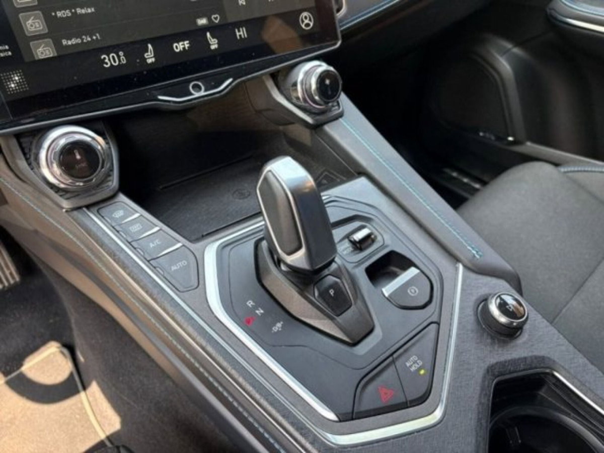 Lynk & Co 01 01 1.5 td phev (12)