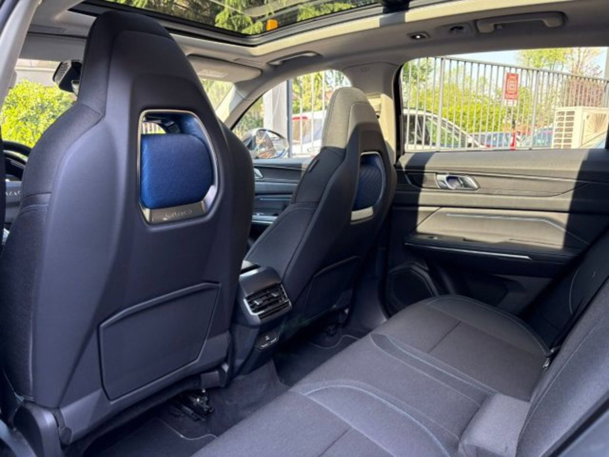 Lynk & Co 01 01 1.5 td phev (14)
