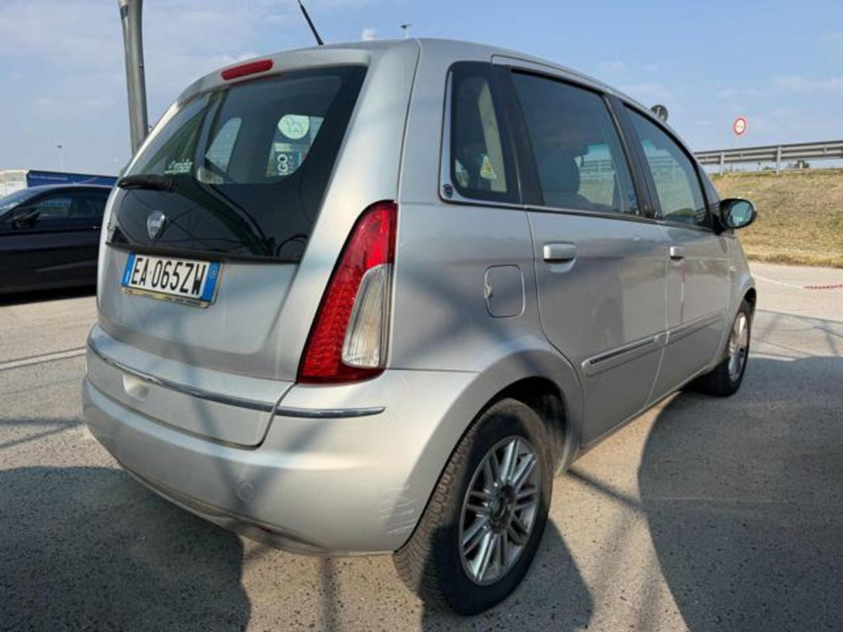 Lancia Musa 1.4 16V EURO 5 Oro Plus (3)