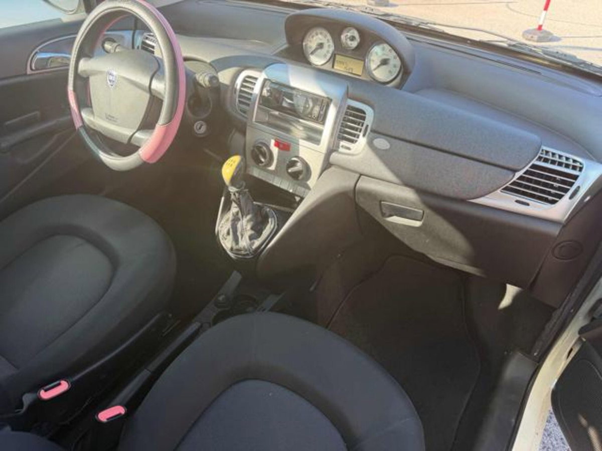 Lancia Ypsilon 1.2 69 CV Diva (6)