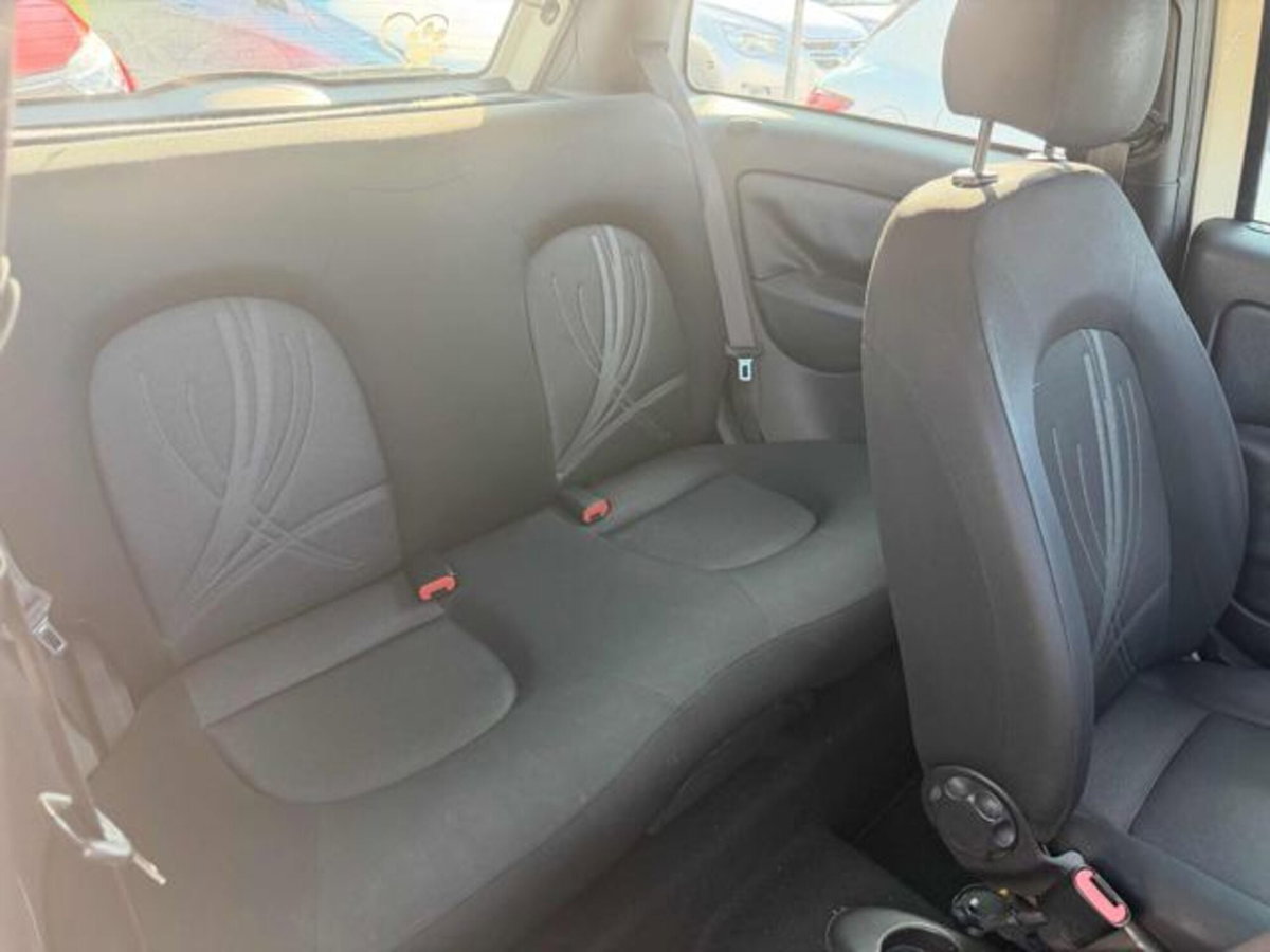 Lancia Ypsilon 1.2 69 CV Diva (7)